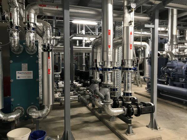 news_metro_romania_pumpenstation.jpg Pumpenstation Ölkühlung / Kälteträger & Abtaupumpenstation Pluskühlstellen