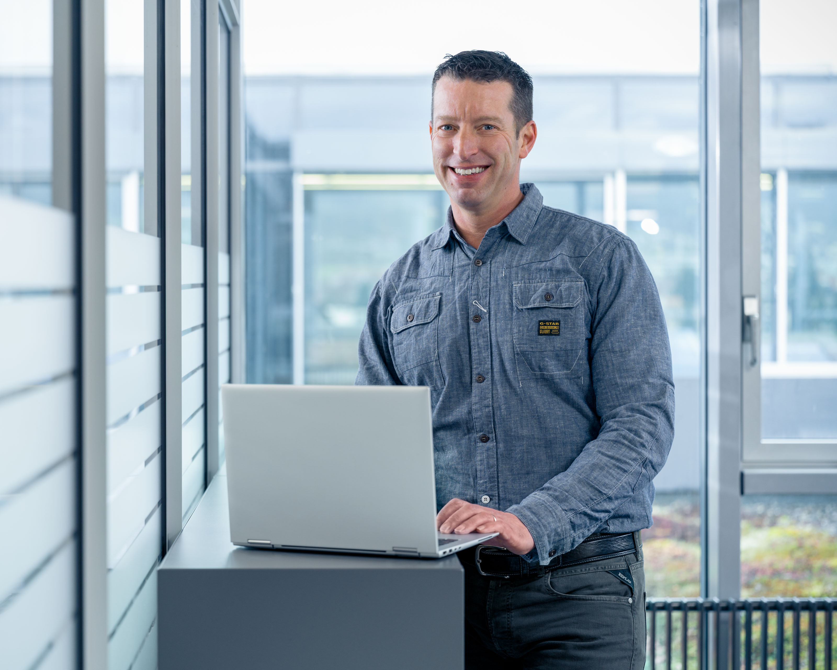 B0043110-Roman-Poffet.jpg B0043110-Roman-Poffet